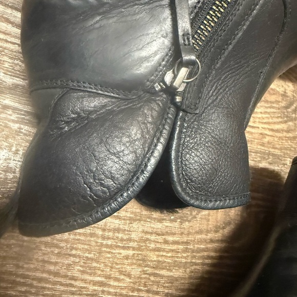 UGG 8 furry lined GUC Women's Black Leather Ankle Boots - Picture 10 of 12